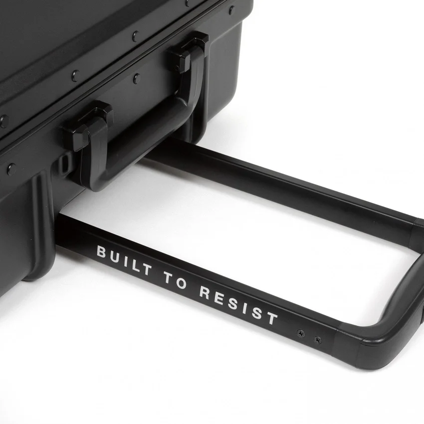 RESIST'R CASE L BLACK